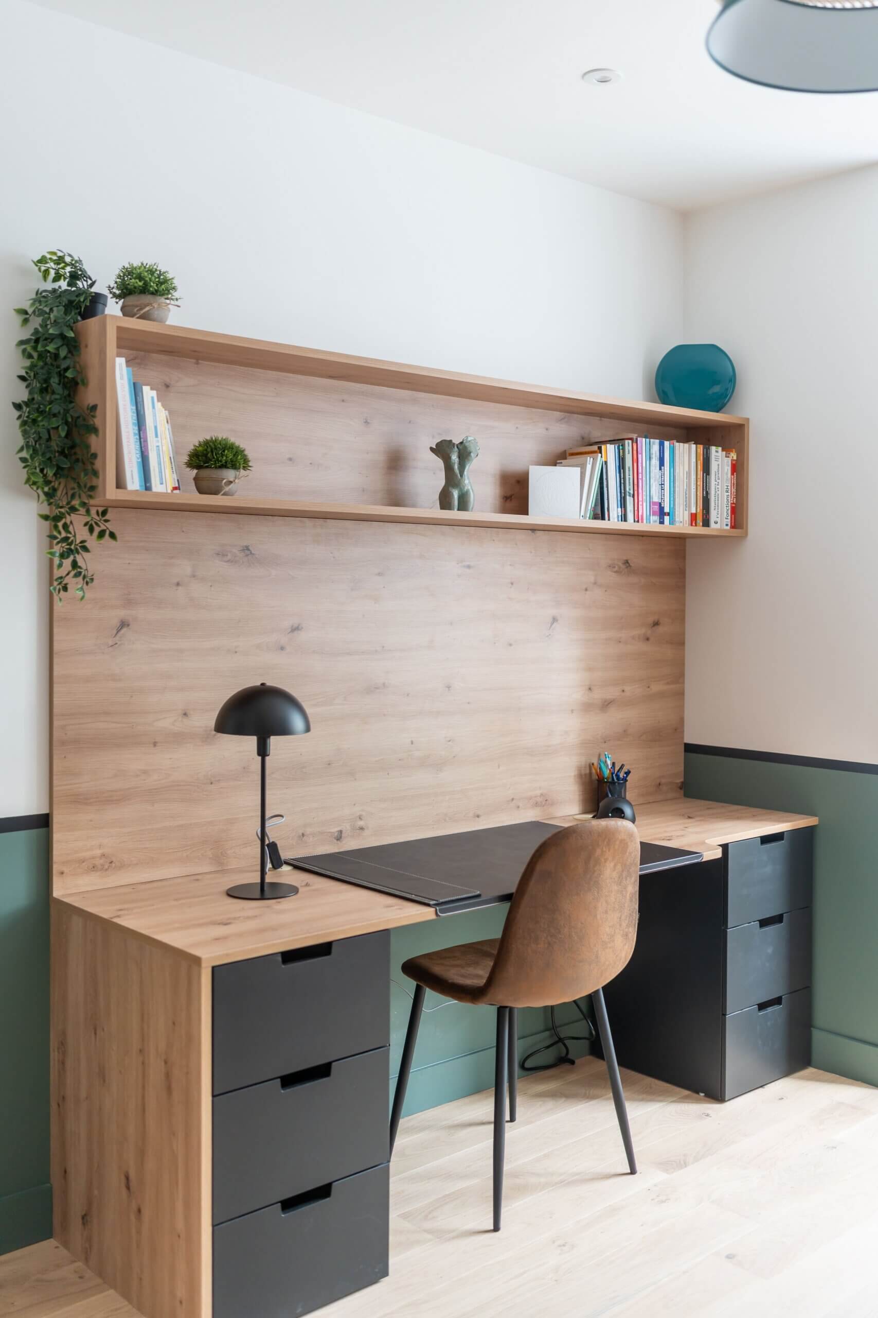 canape-miroir-lampadaire-la-touche-d-agathe-conseil-couleur-ikea-lampe-suspension