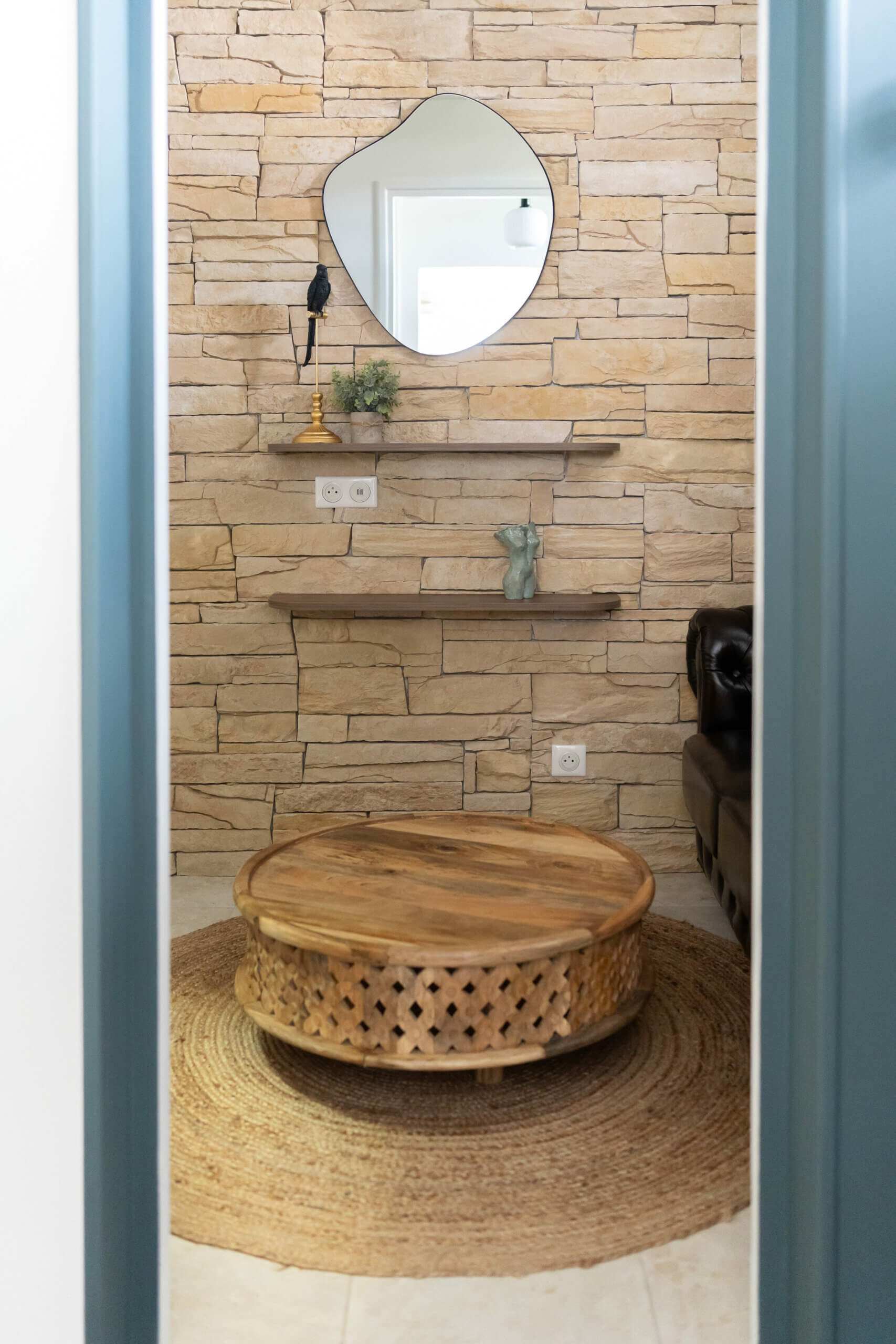 wc-noir-toilettes-cimaise-moulure-sous-bassement-agathe-ogeron-decoratrice-ebeniste