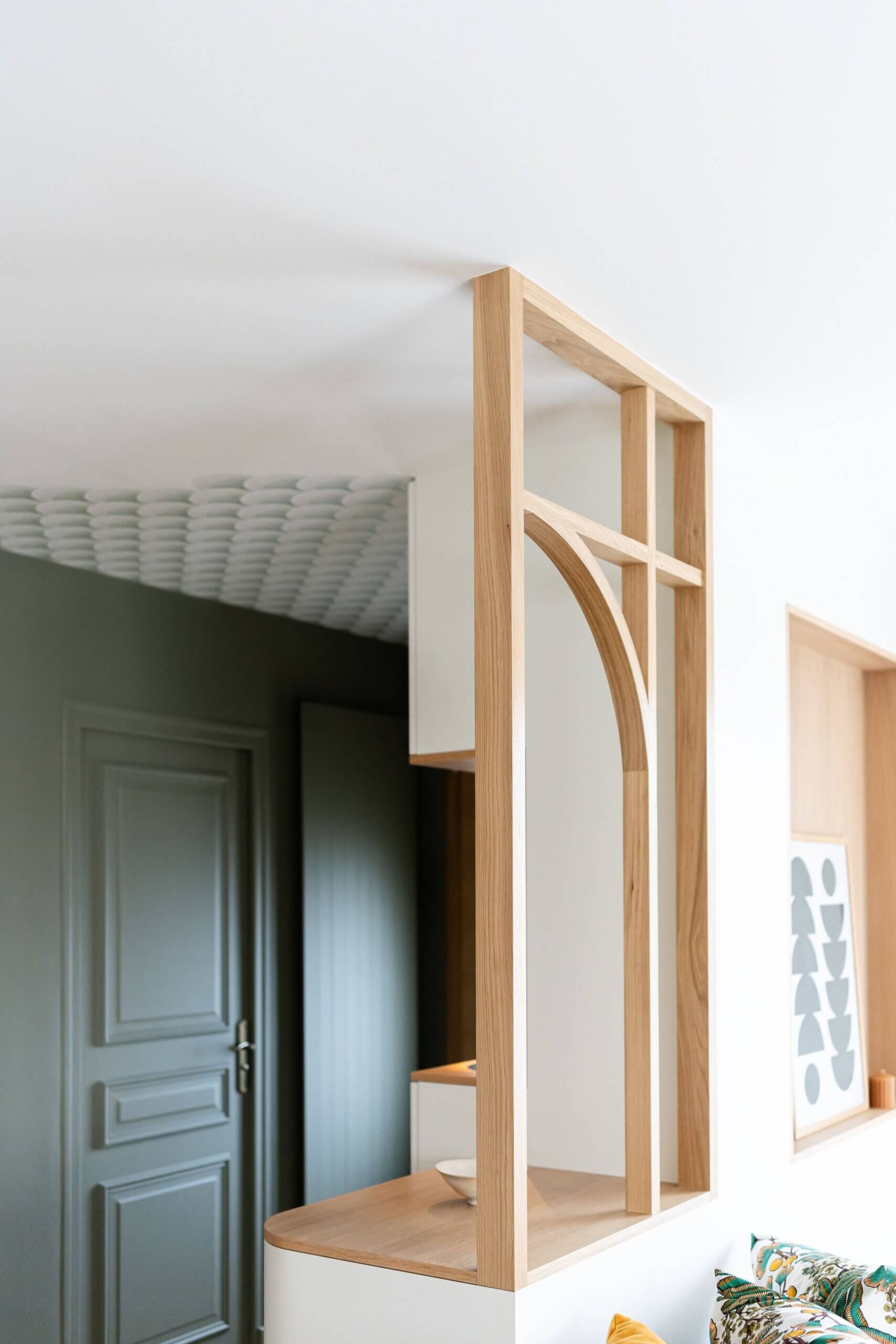 wc-noir-toilettes-cimaise-moulure-sous-bassement-agathe-ogeron-decoratrice-ebeniste